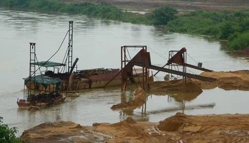 杜絕非法采砂，機(jī)制砂生產(chǎn)才是長(zhǎng)久之道！