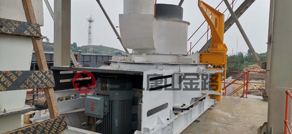 錘破、對(duì)輥破、立軸沖擊破三種制砂設(shè)備優(yōu)劣對(duì)比