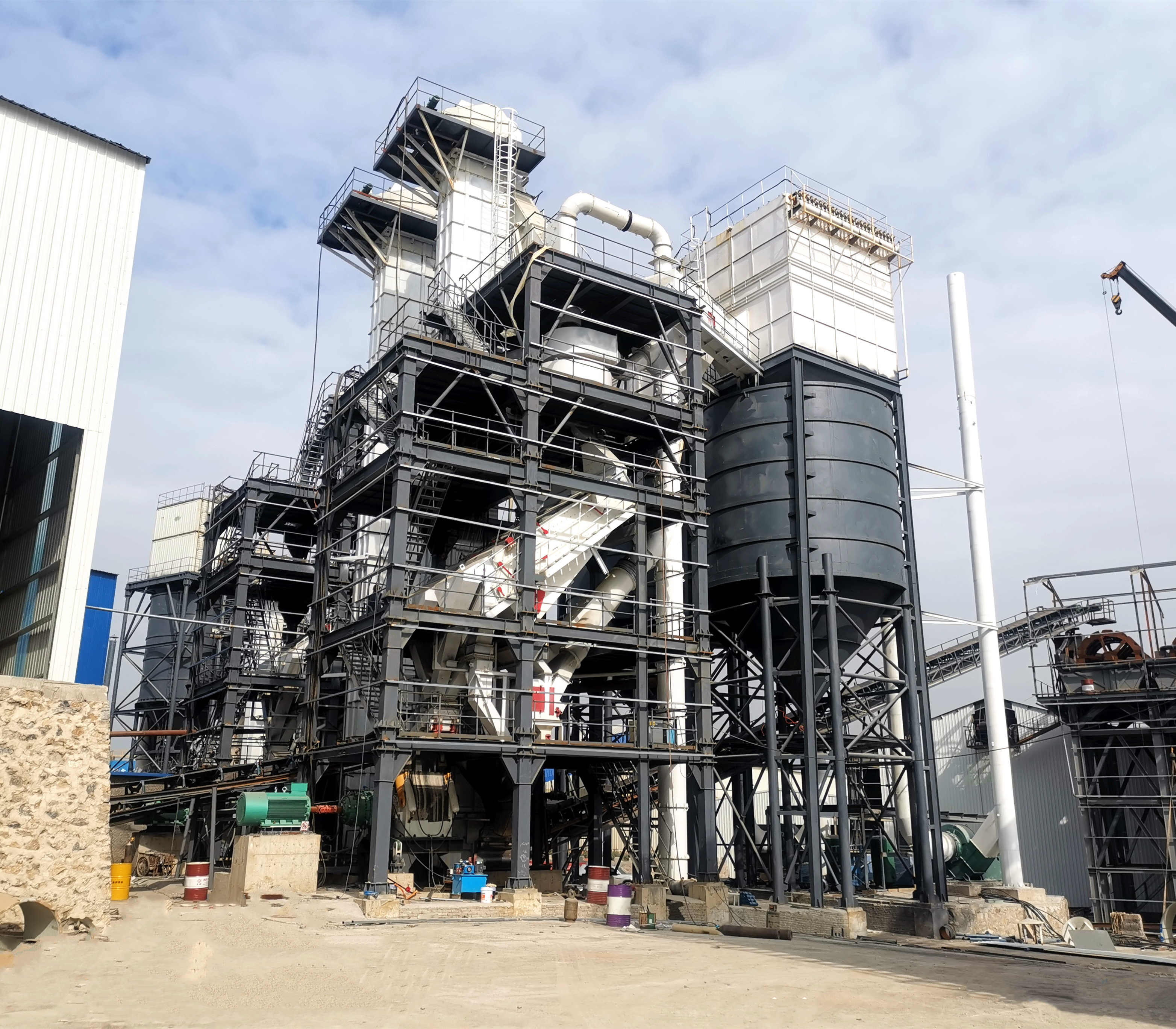 塔樓式制砂生產(chǎn)線（制砂樓），實現(xiàn)生產(chǎn)空間的最大化利用