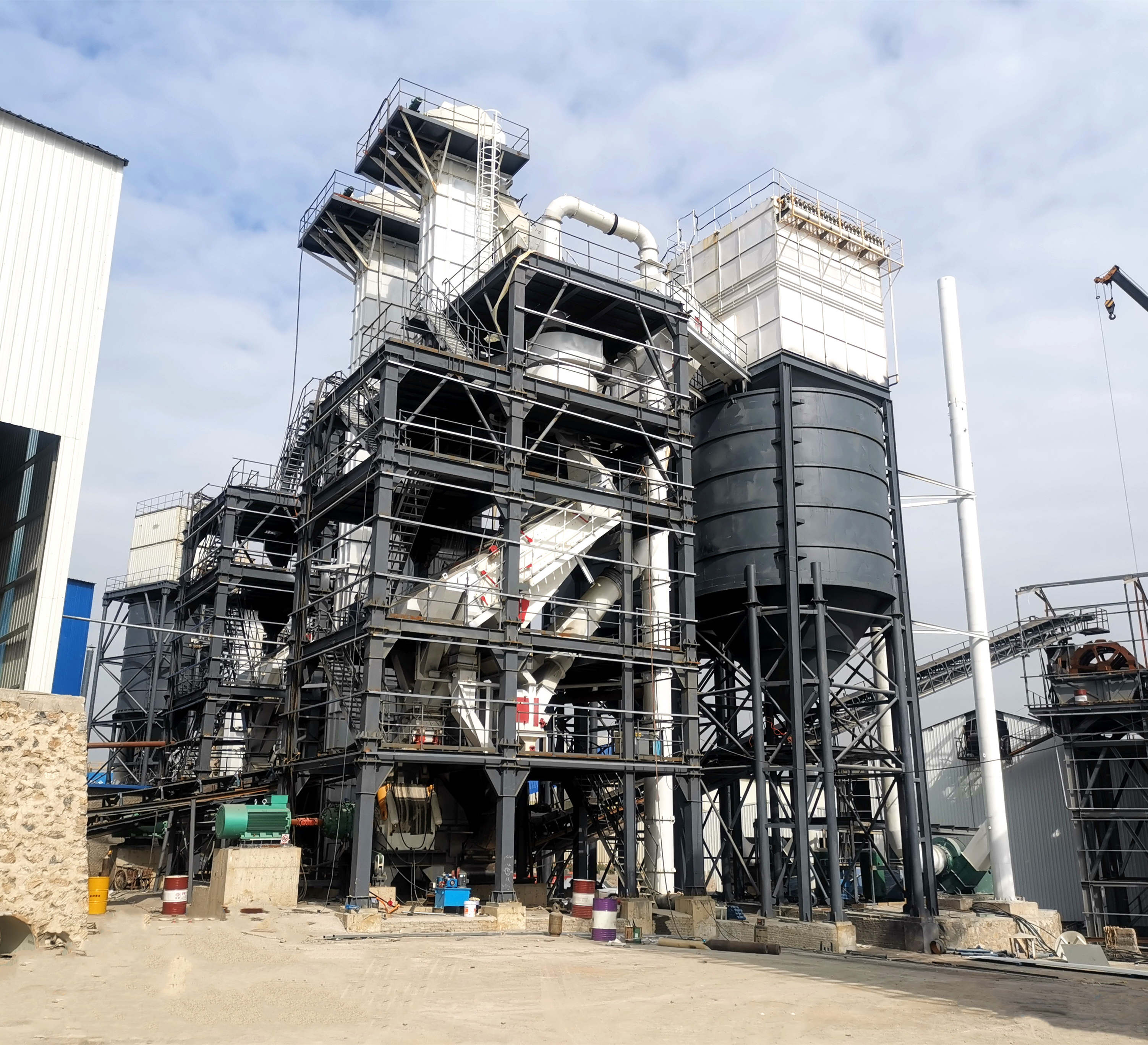 唐山金路干法制砂樓，助力高品質(zhì)機制砂生產(chǎn)