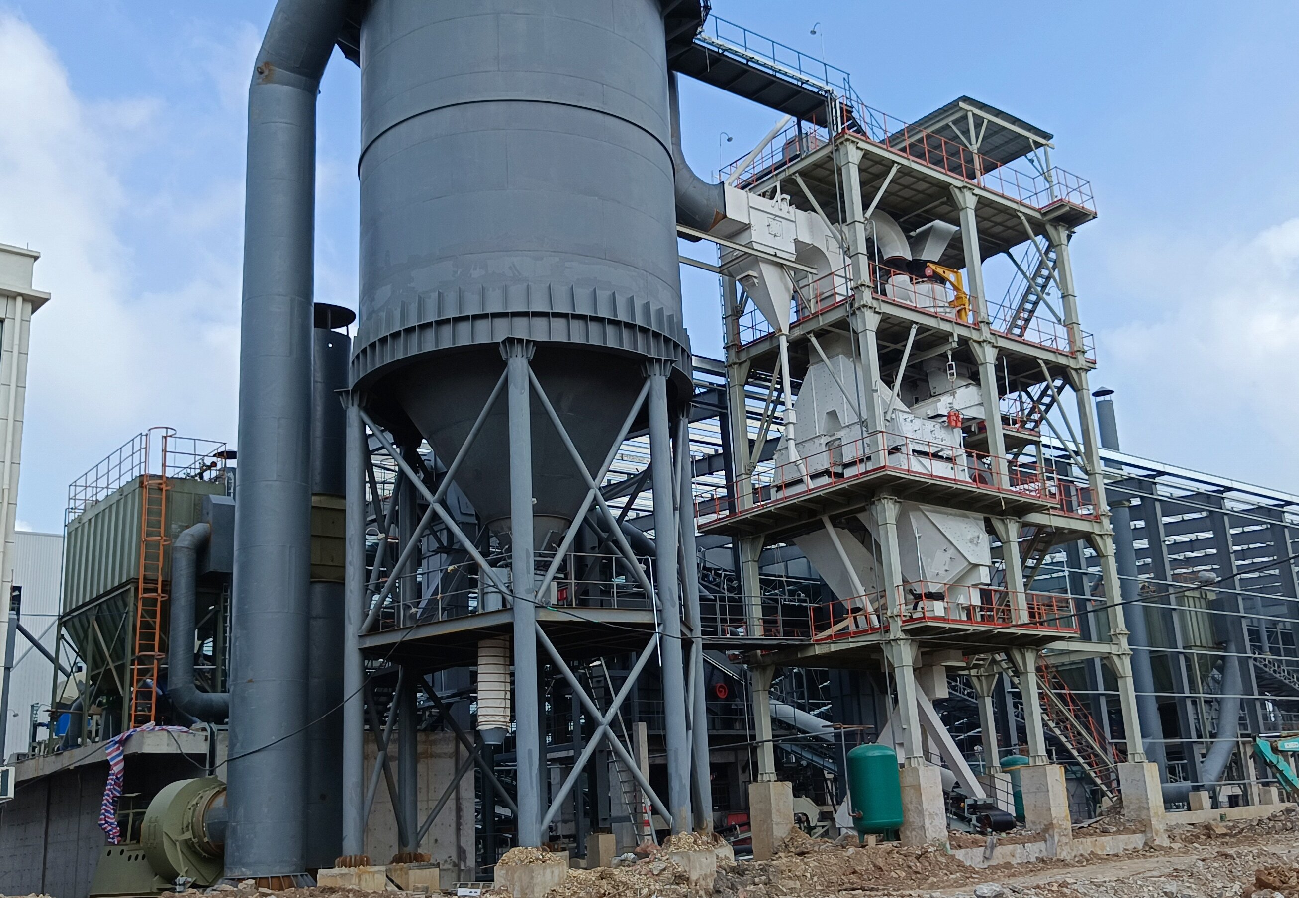 告別水洗與泥餅煩惱！干式制砂樓開啟環(huán)保制砂新范式